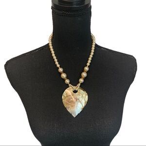 Graduating Faux pearl mother of pearl seashell leaf pendant necklace
